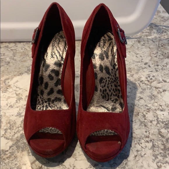 Red suede high heels - Picture 1 of 4